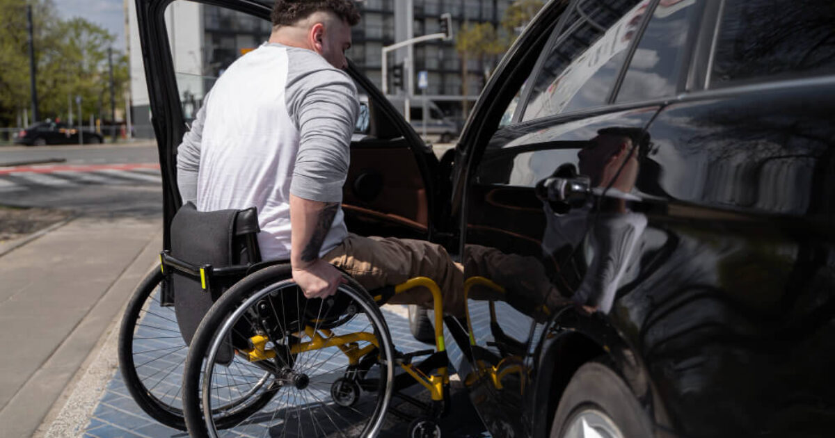 לימוד נהיגה לאנשים עם נכויות ומוגבלויות בישראל